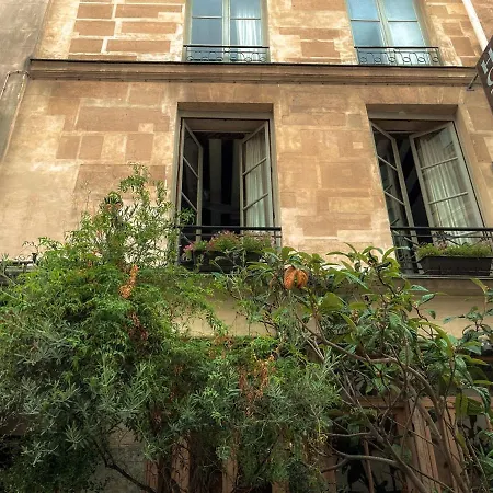 Boutique Hotel De La Place Des Vosges-3